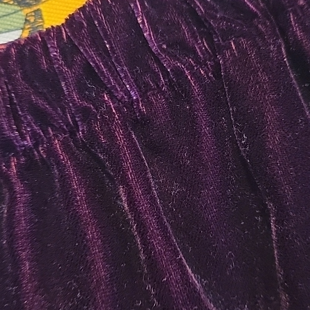 Deep Purple Off The Shoulder Velvet Bell Sleeved Top. Size Is M. - Picture 5 of 6